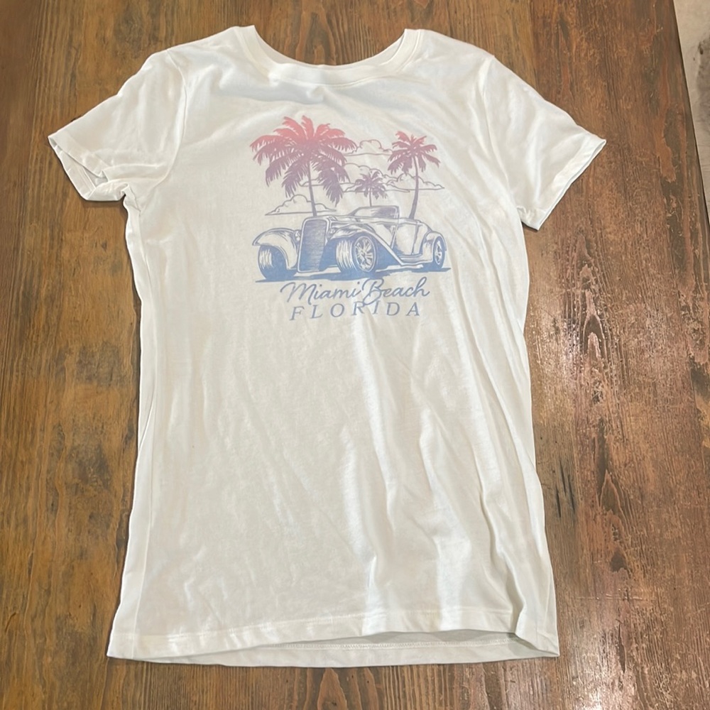White Aeropostale classic crew